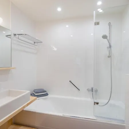 Apartmán Wintertraum Im Allgau Alpine Und Deluxe Sonnenwinkel, 4 Sterne Klassifiziert, Wlan Gratis, Grosser Balkon Mit Bergsicht, Ruhig Und Doch Zentral Gelegen, Neu Renovierte Ferienwohnung Mit Separaten Schlafzimmer, Brotchenservice, Hunde Auf Anfrage, Park