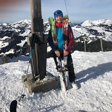Wintertraum Im Allgau Alpine Und Deluxe Sonnenwinkel, 4 Sterne Klassifiziert, Wlan Gratis, Grosser Balkon Mit Bergsicht, Ruhig Und Doch Zentral Gelegen, Neu Renovierte Ferienwohnung Mit Separaten Schlafzimmer, Brotchenservice, Hunde Auf Anfrage, Park * Obermaiselstein