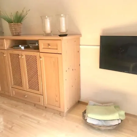 Wintertraum Im Allgau Alpine Und Deluxe Sonnenwinkel, 4 Sterne Klassifiziert, Wlan Gratis, Grosser Balkon Mit Bergsicht, Ruhig Und Doch Zentral Gelegen, Neu Renovierte Ferienwohnung Mit Separaten Schlafzimmer, Brotchenservice, Hunde Auf Anfrage, Park * Obermaiselstein