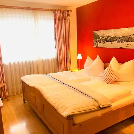 Wintertraum Im Allgau Alpine Und Deluxe Sonnenwinkel, 4 Sterne Klassifiziert, Wlan Gratis, Grosser Balkon Mit Bergsicht, Ruhig Und Doch Zentral Gelegen, Neu Renovierte Ferienwohnung Mit Separaten Schlafzimmer, Brotchenservice, Hunde Auf Anfrage, Park Appartement
