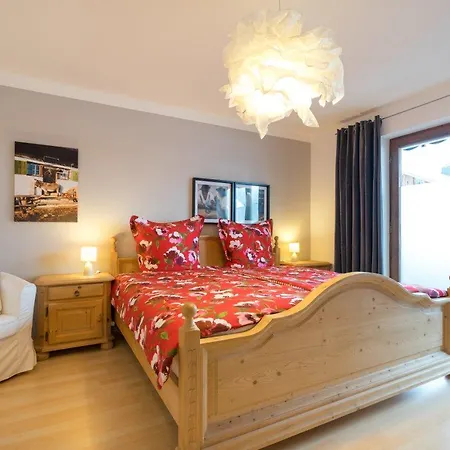 Wintertraum Im Allgau Alpine Und Deluxe Sonnenwinkel, 4 Sterne Klassifiziert, Wlan Gratis, Grosser Balkon Mit Bergsicht, Ruhig Und Doch Zentral Gelegen, Neu Renovierte Ferienwohnung Mit Separaten Schlafzimmer, Brotchenservice, Hunde Auf Anfrage, Park Appartement