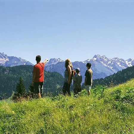 Appartement Wintertraum Im Allgau Alpine Und Deluxe Sonnenwinkel, 4 Sterne Klassifiziert, Wlan Gratis, Grosser Balkon Mit Bergsicht, Ruhig Und Doch Zentral Gelegen, Neu Renovierte Ferienwohnung Mit Separaten Schlafzimmer, Brotchenservice, Hunde Auf Anfrage, Park